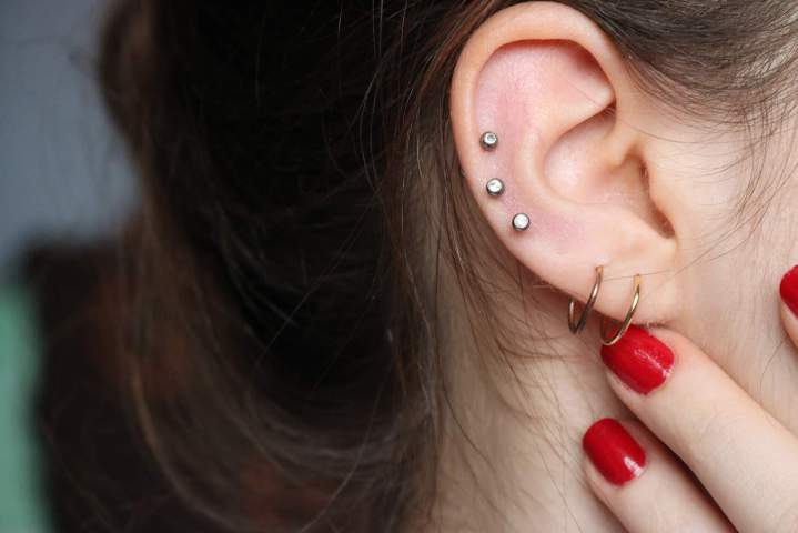 Pose de piercings en toute sécurité et professionnalisme.